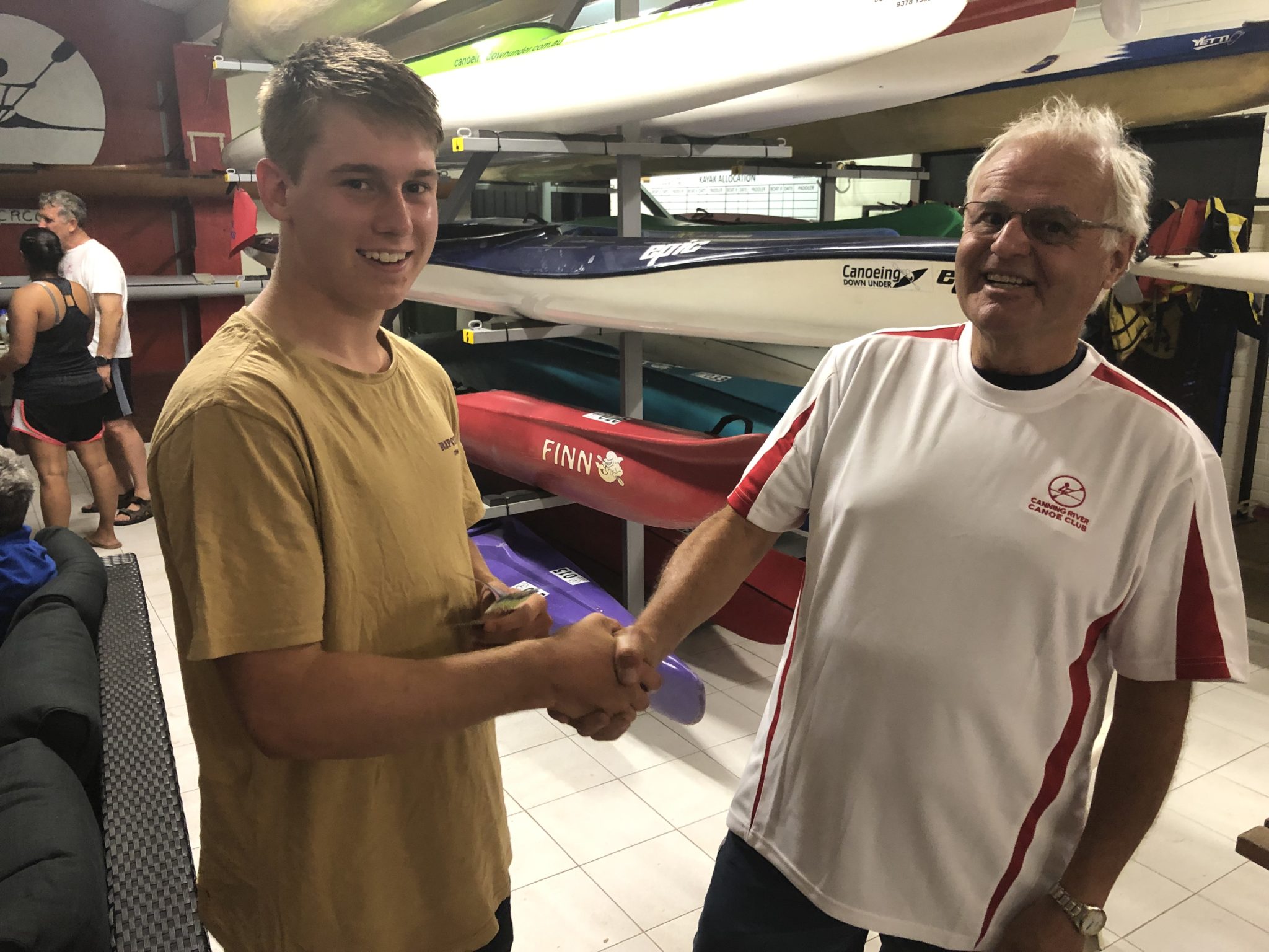 Tuesday 22nd January 2019 : Tonight’s photo shows club member Les Siemens presenting Tom Green with hard cash in preference to a movie voucher.