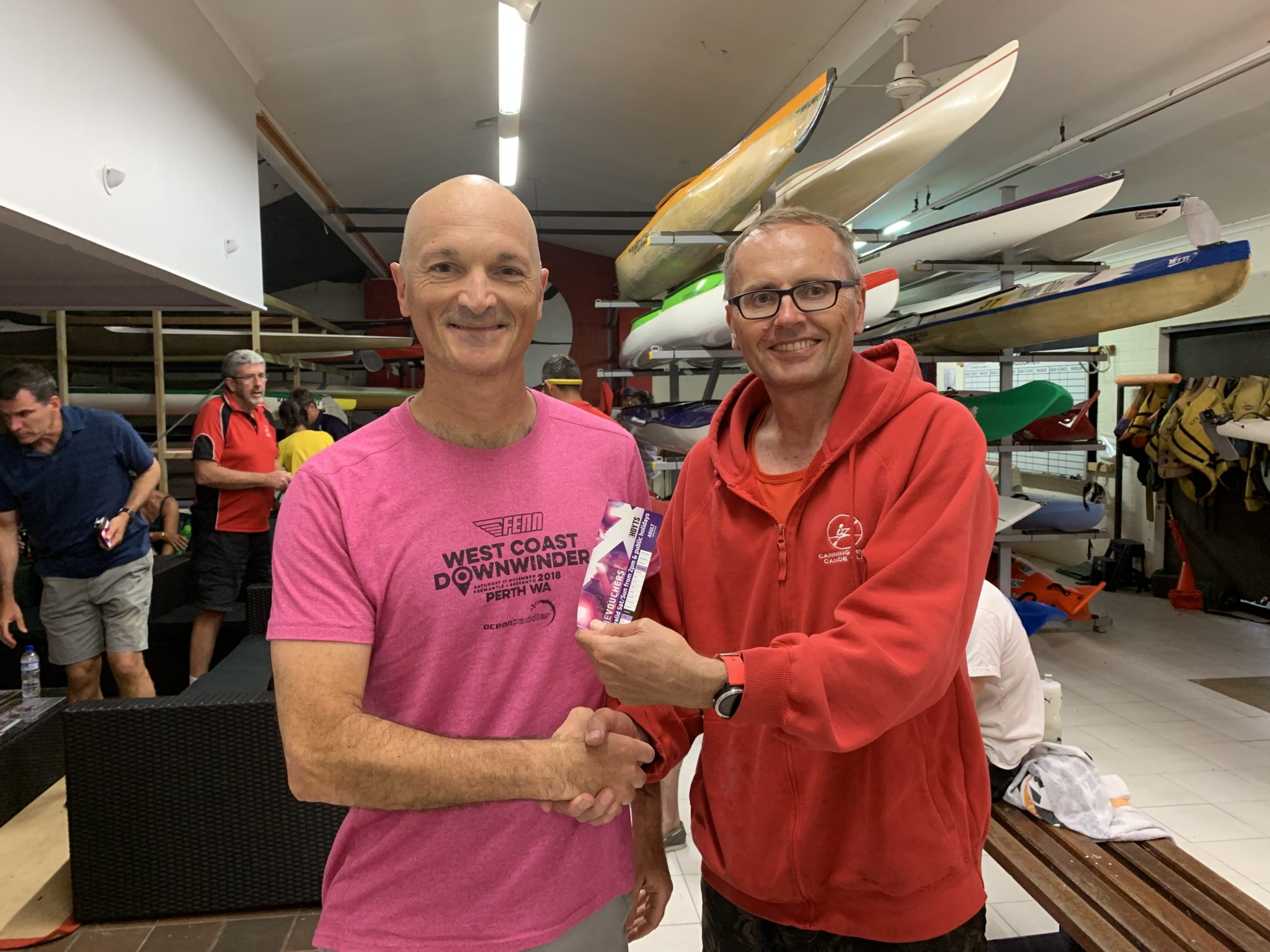 Tuesday 15th January 2019 : Tonight’s photo shows club President Christian Thompson presenting Carlo Cottino with the winners movie voucher