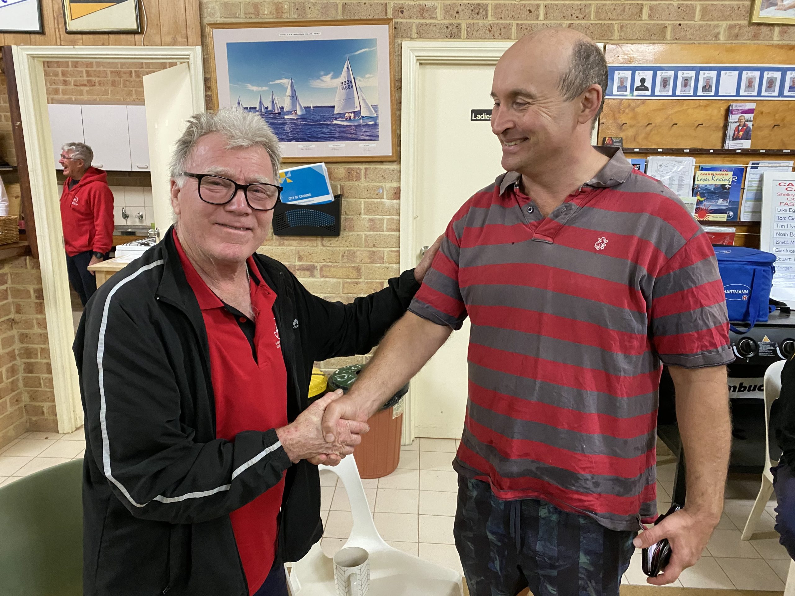 Tuesday 21st July 2020 : Tonight’s photos shows club member Mike Galanty presenting David Gardiner with a movie voucher.