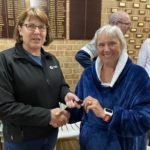 Tuesday 28th July 2020 : Tonight’s photos shows club Treasurer Simone Burge presenting Eve McNicol with a Boat number holder.