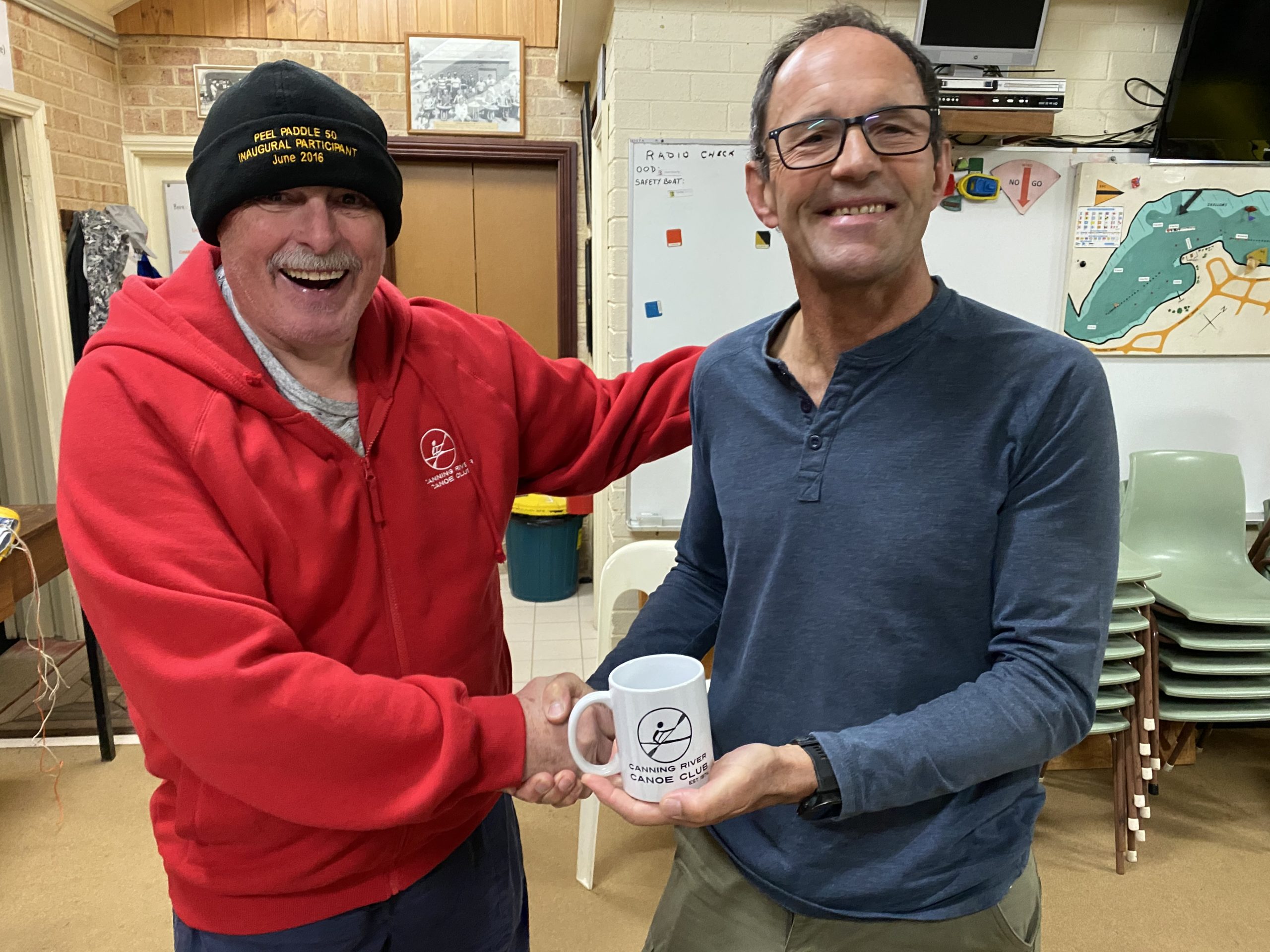 Tuesday 22nd September 2020 : Tonight’s photo shows club member Louis Botes presenting tonight’s winner Doug Hodson with a Club Mug.