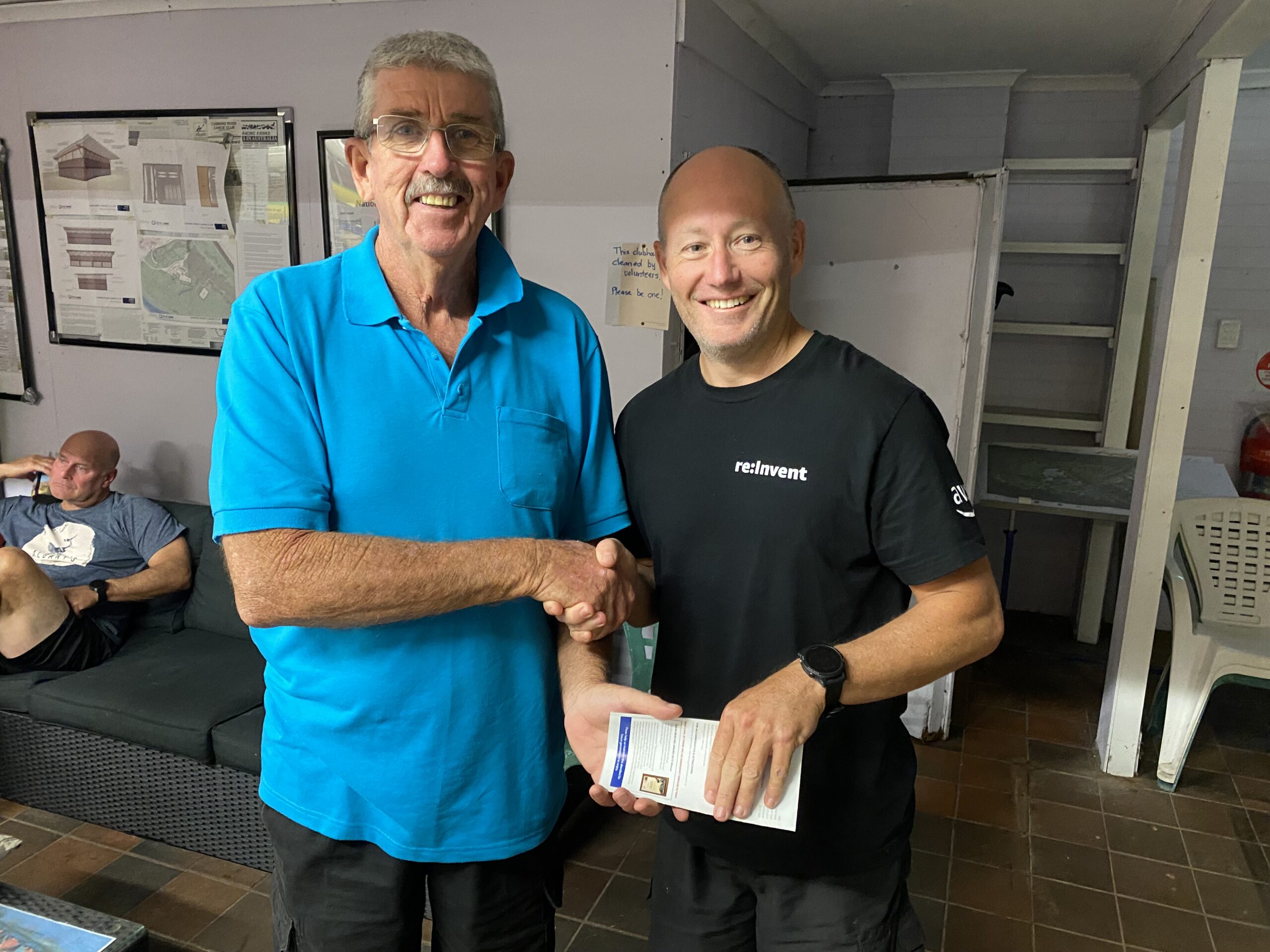 Tuesday 22nd November 2022 : Tonight’s photo shows club Vice President David Griffiths presenting tonight’s winner Alistair Fox with a movie voucher.